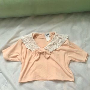 Adorable Peach Vintage Crop Top w Collar
